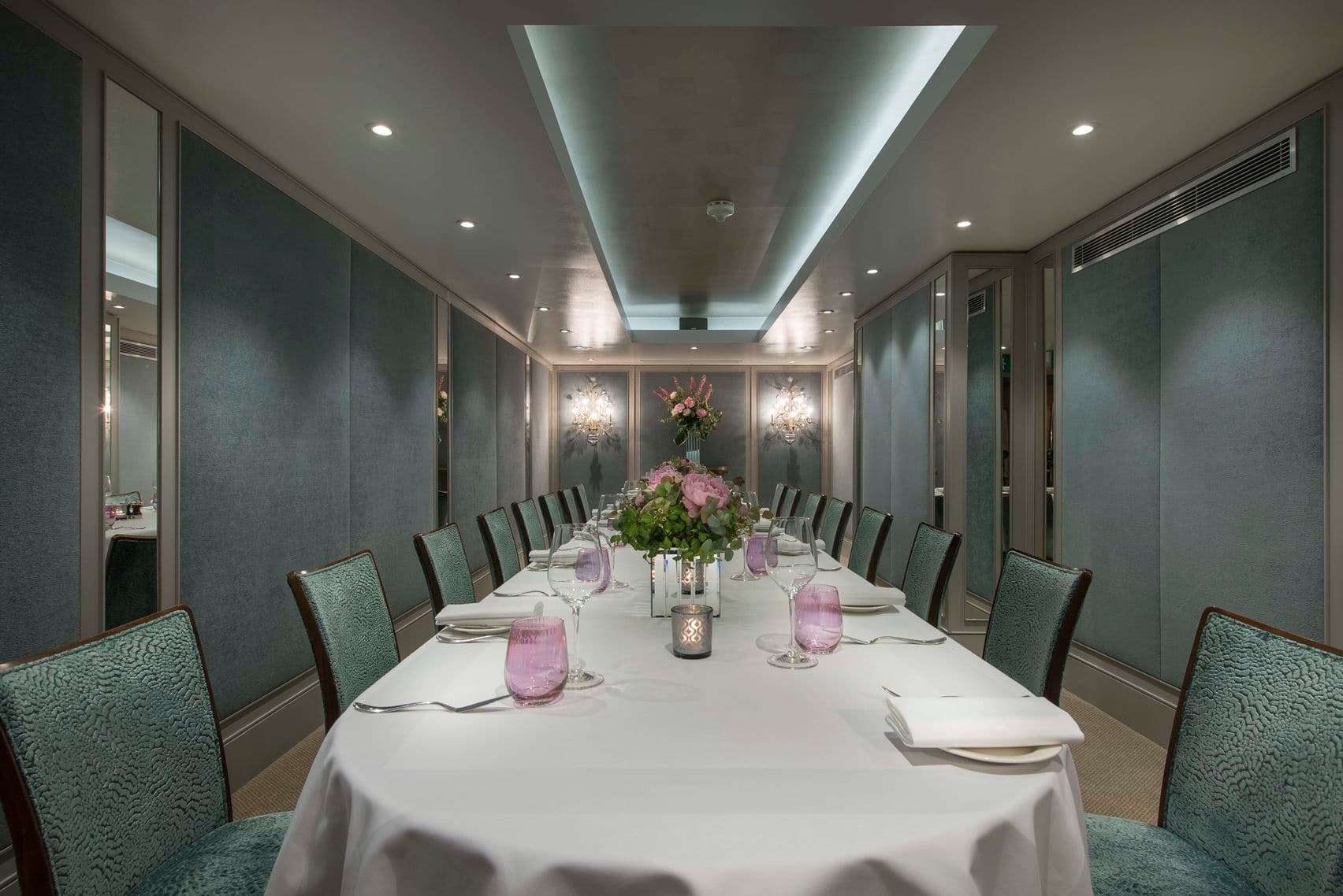 The Capital Hotel, Apartments & Townhouse, The Cadogan Suite photo #2