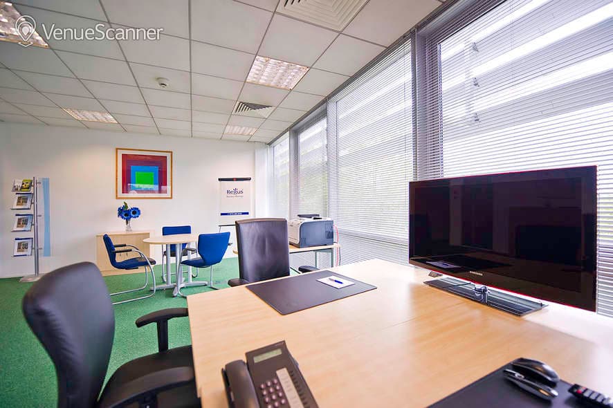 MR1, Regus Milton Keynes Atterbury Lakes photo #1