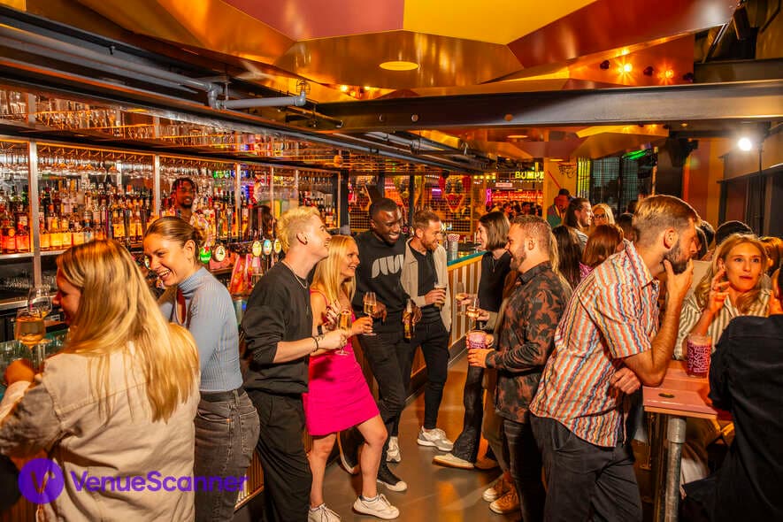 Carousel Bar, Fairgame photo #2