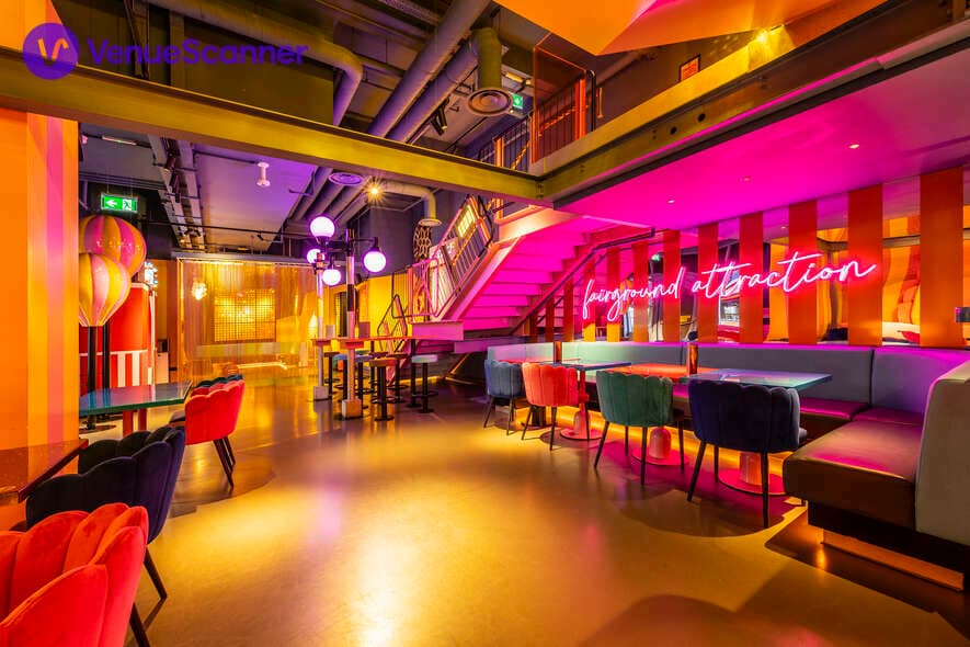 Carousel Bar, Fairgame photo #3