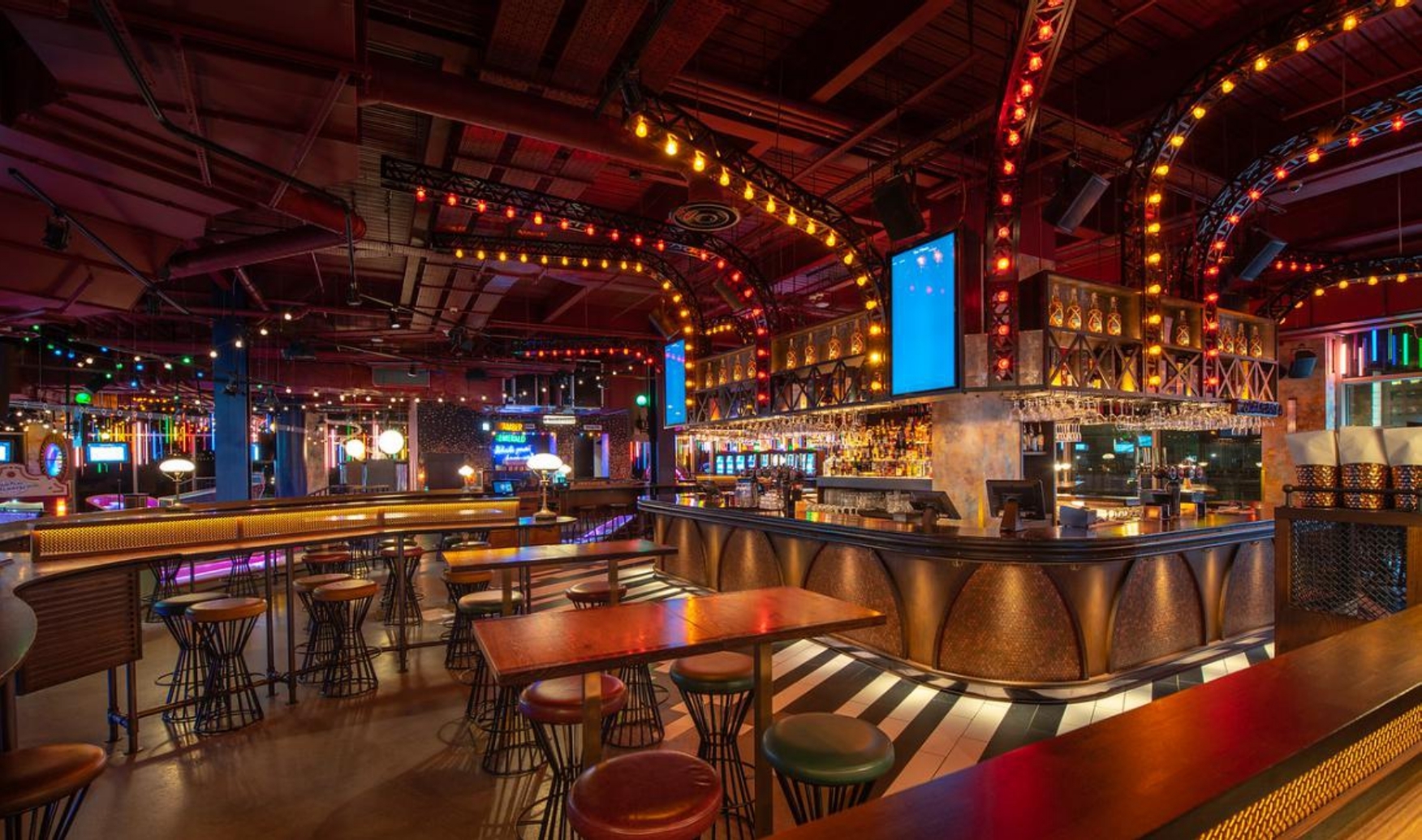 Photo of Puttshack White City, Half Hire