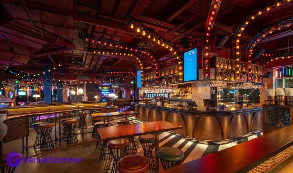 Half Hire, Puttshack White City photo #1