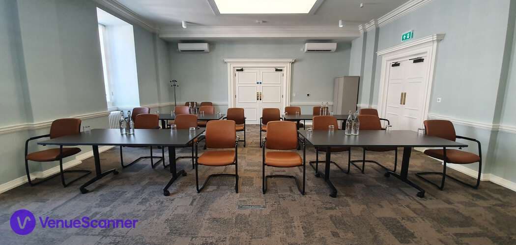 Holborn/Lincoln, 113 Chancery Lane photo #3