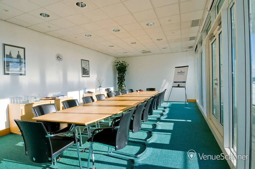 JFK, Regus Luton Capability Green photo #1