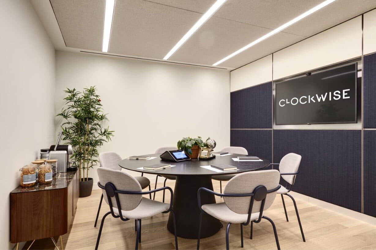 4:M2, Clockwise Manchester photo #1