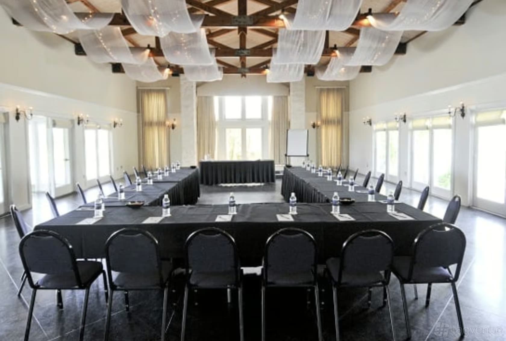 Meeting Room, Vintage Villas Hotel & Events photo #1