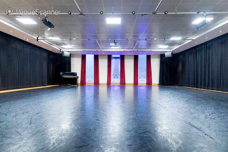 The Studio, Dominion Theatre photo #3