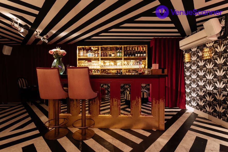 Mrs Riot, Kitty's Bar photo #3