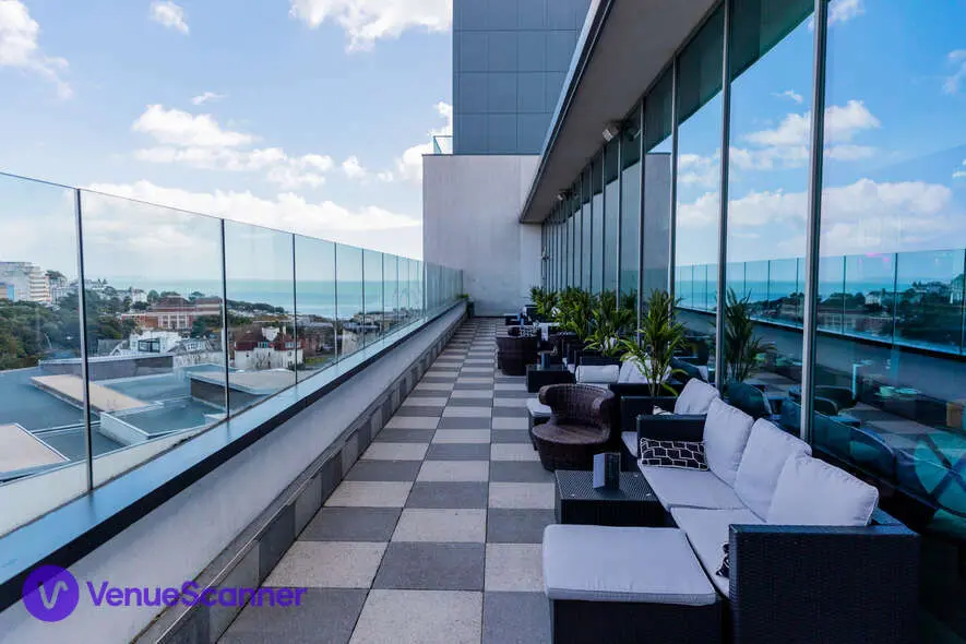 LEVEL8IGHT The Sky Bar, Hilton Bournemouth photo #3