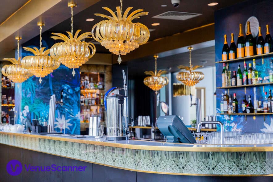 LEVEL8IGHT The Sky Bar, Hilton Bournemouth photo #1