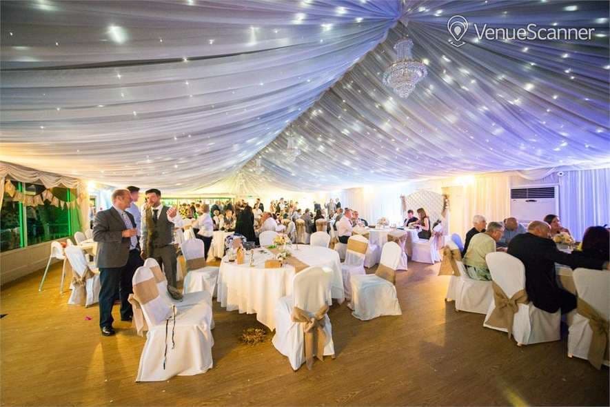 Exclusive Hire, Fennes photo #3