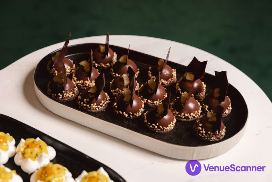 Creative Room 6, Art’otel London Battersea photo #3