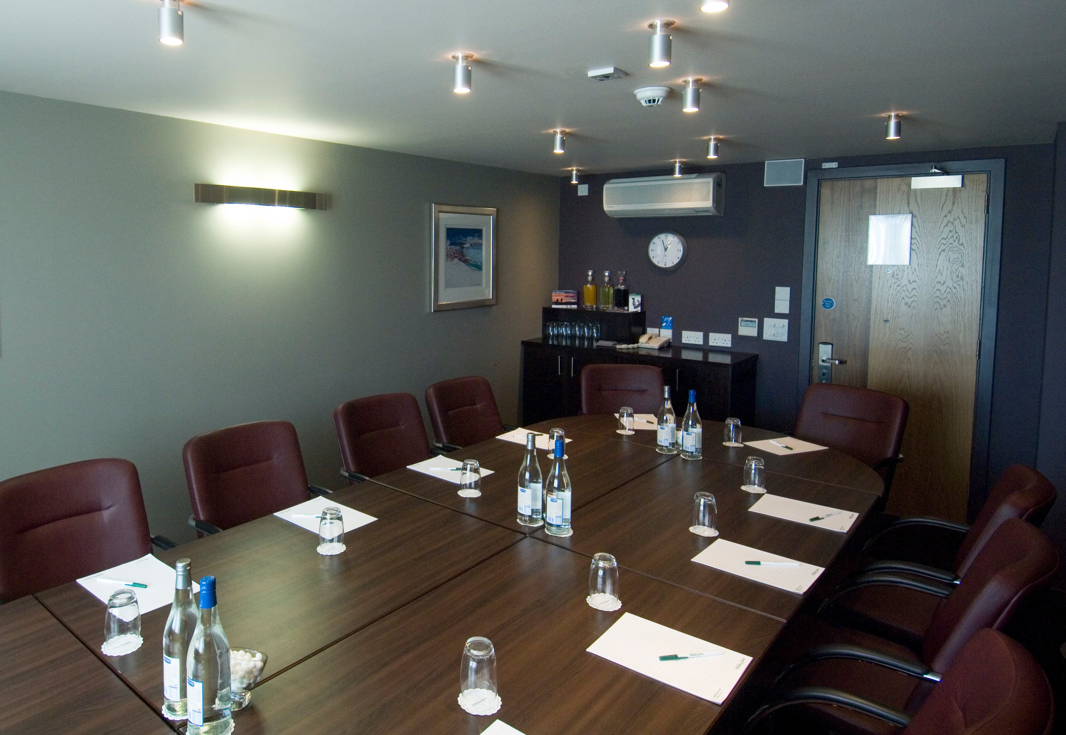 Photo of Holiday Inn Aberdeen West, Aboyne Suite