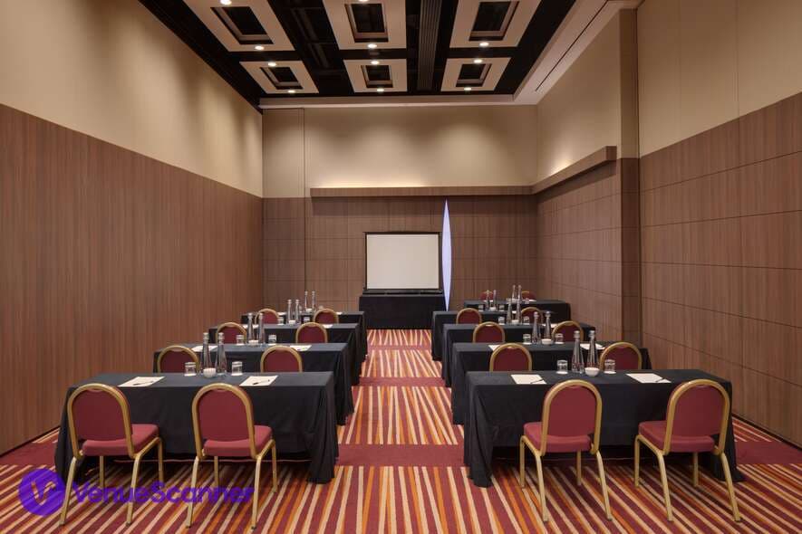 London Suite 3, Mercure London Earls Court Hotel & Conference Centre photo #1
