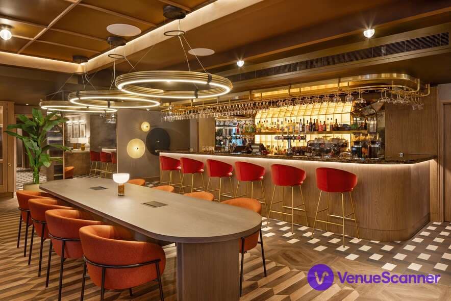 Barnaby's Lounge Bar, Mercure London Earls Court Hotel & Conference Centre photo #2