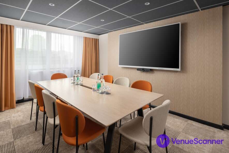 Regents Park Meeting Room, Mercure London Earls Court Hotel & Conference Centre photo #2