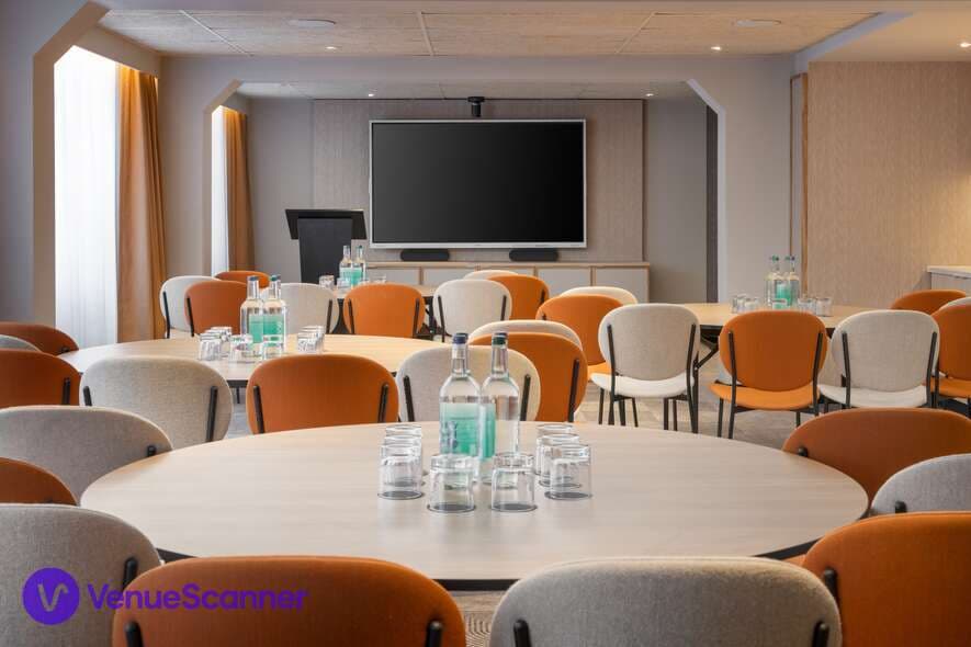 Hyde Park Meeting Room, Mercure London Earls Court Hotel & Conference Centre photo #1