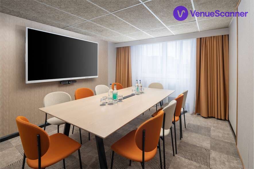 Victoria Park Meeting Room, Mercure London Earls Court Hotel & Conference Centre photo #3