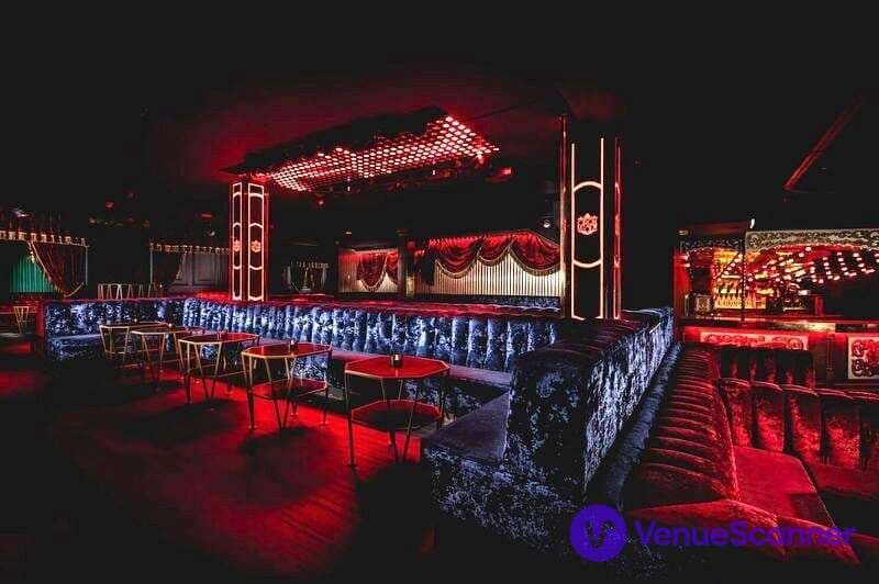 Semi Exclusive Space, Cirque Le Soir photo #1