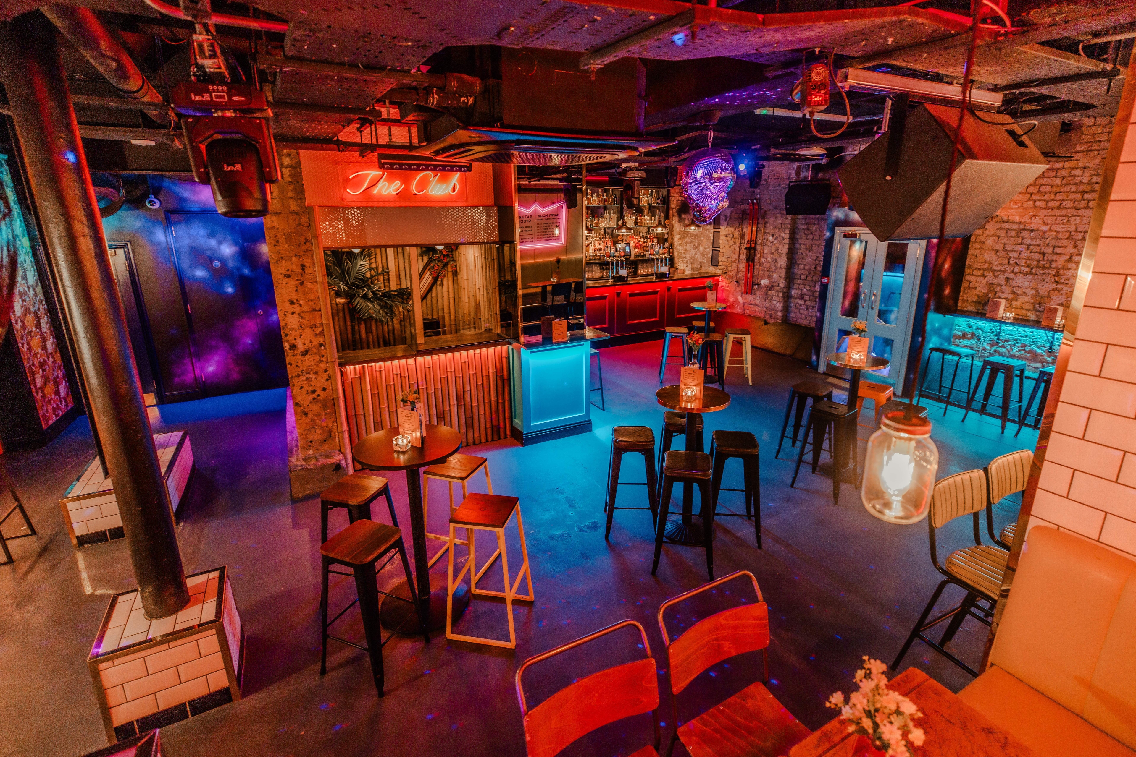 Photo of Simmons Monument, Function Room