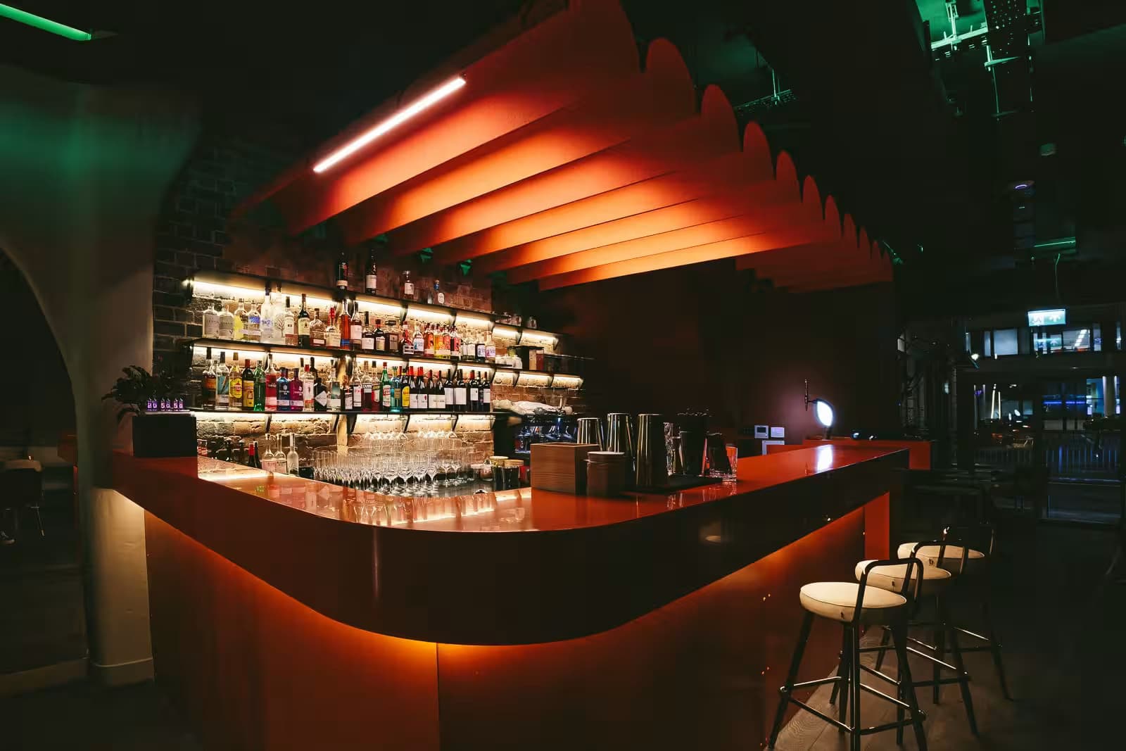 Bennie Restaurant & Bar, Full Restaurant photo #2