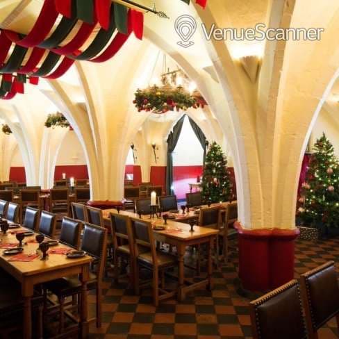 Undercroft, Warwick Castle photo #2