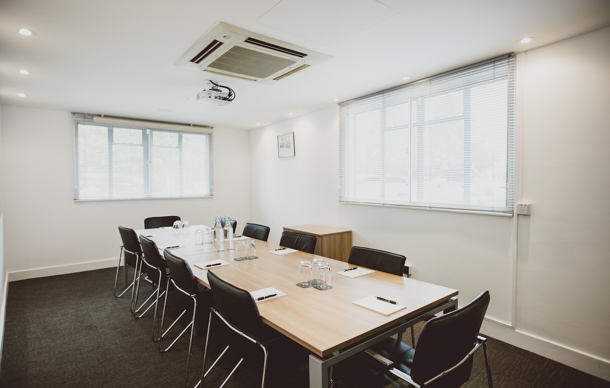 Photo of Orega Gatwick, Vanguard