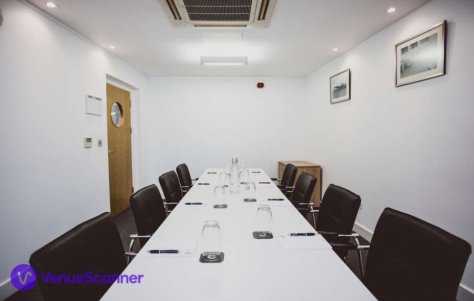 Dakota, Orega Gatwick photo #2