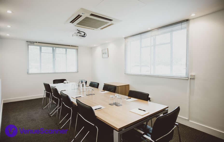 Vanguard, Orega Gatwick photo #1