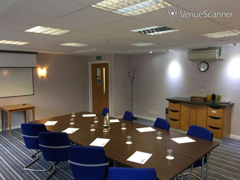 Guest Rooms, Holiday Inn Express Poole photo #5