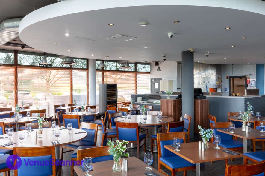Blue Zenzer Restaurant, BigShots Golf Northwick Park photo #2