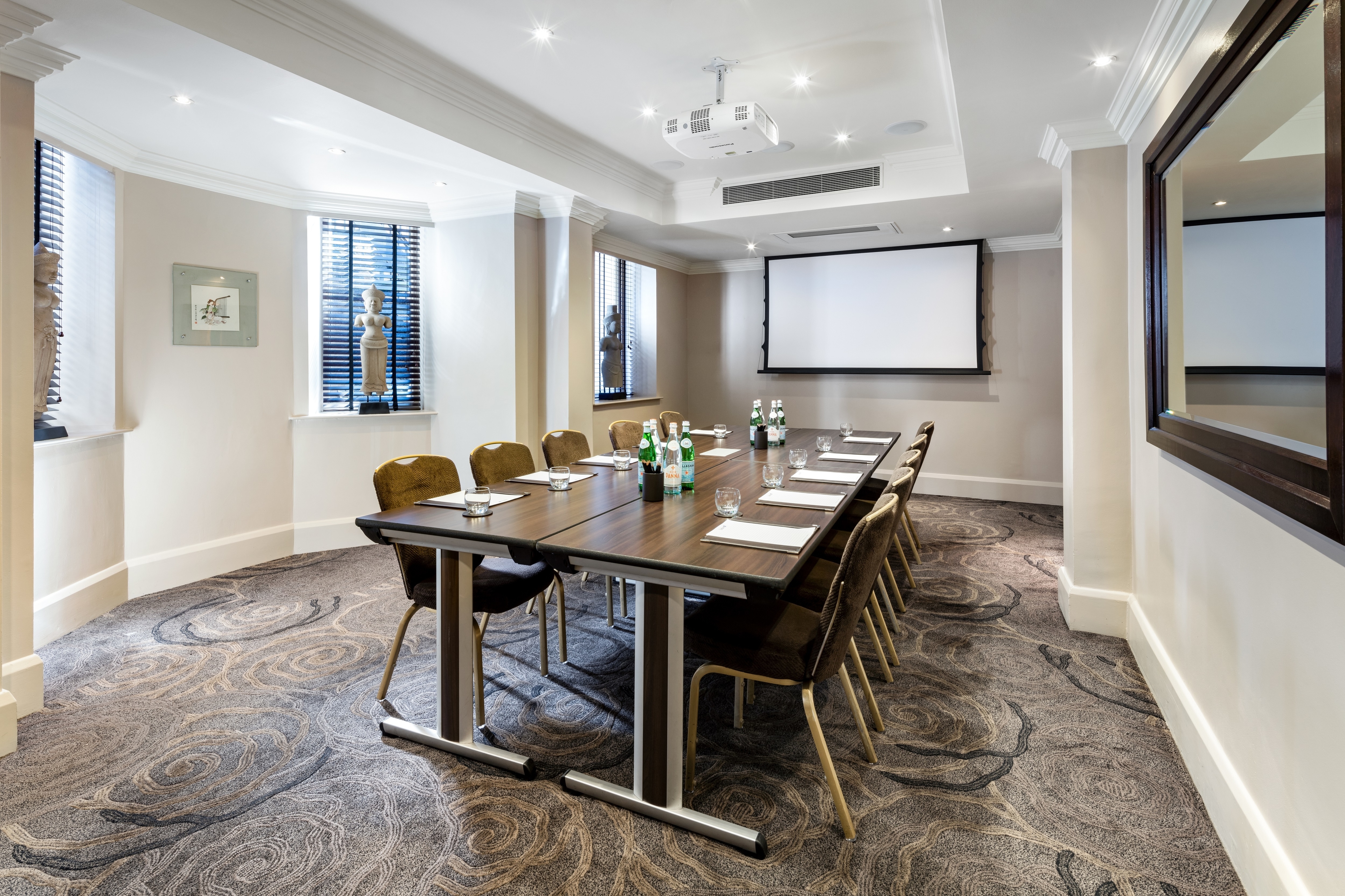 Photo of Radisson Blu Edwardian, Kenilworth, Private Suite 15