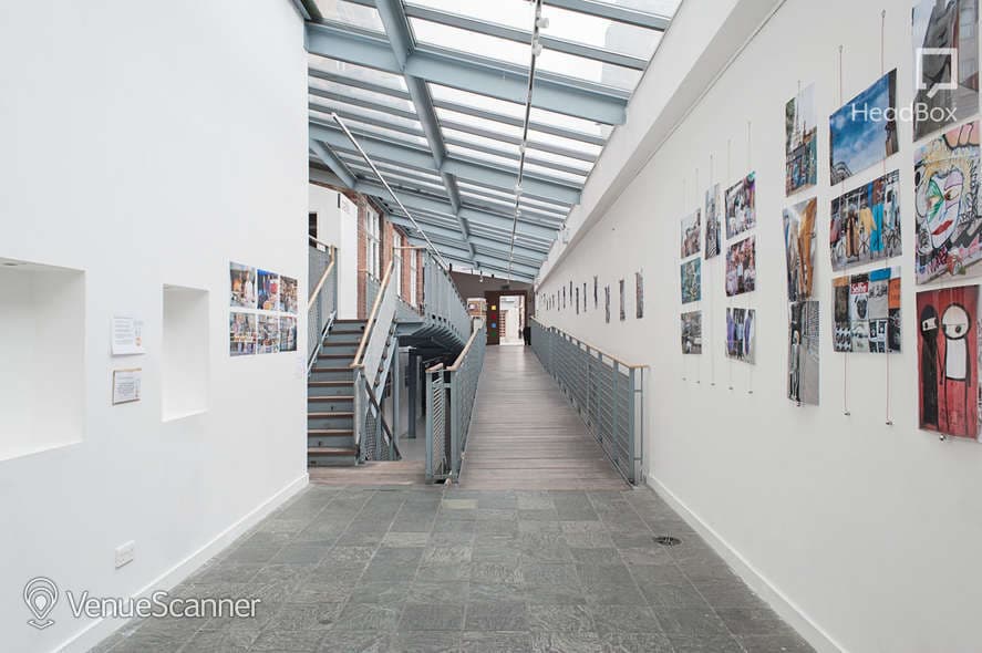 Gallery, Oxford House In Bethnal Green photo #1