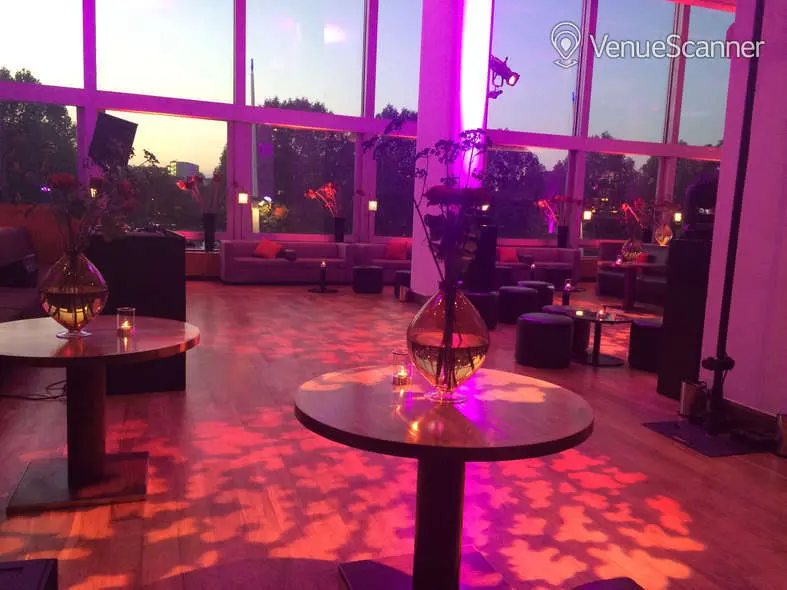 Exclusive Hire, Skylon photo #2