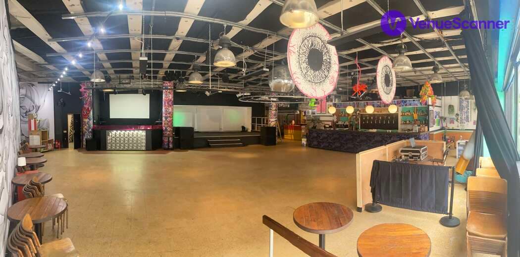 Main Room, Strange Brew photo #3