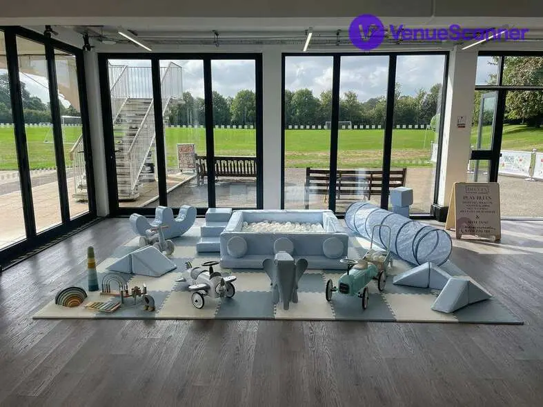 STUDIO, Metropolitan photo #2