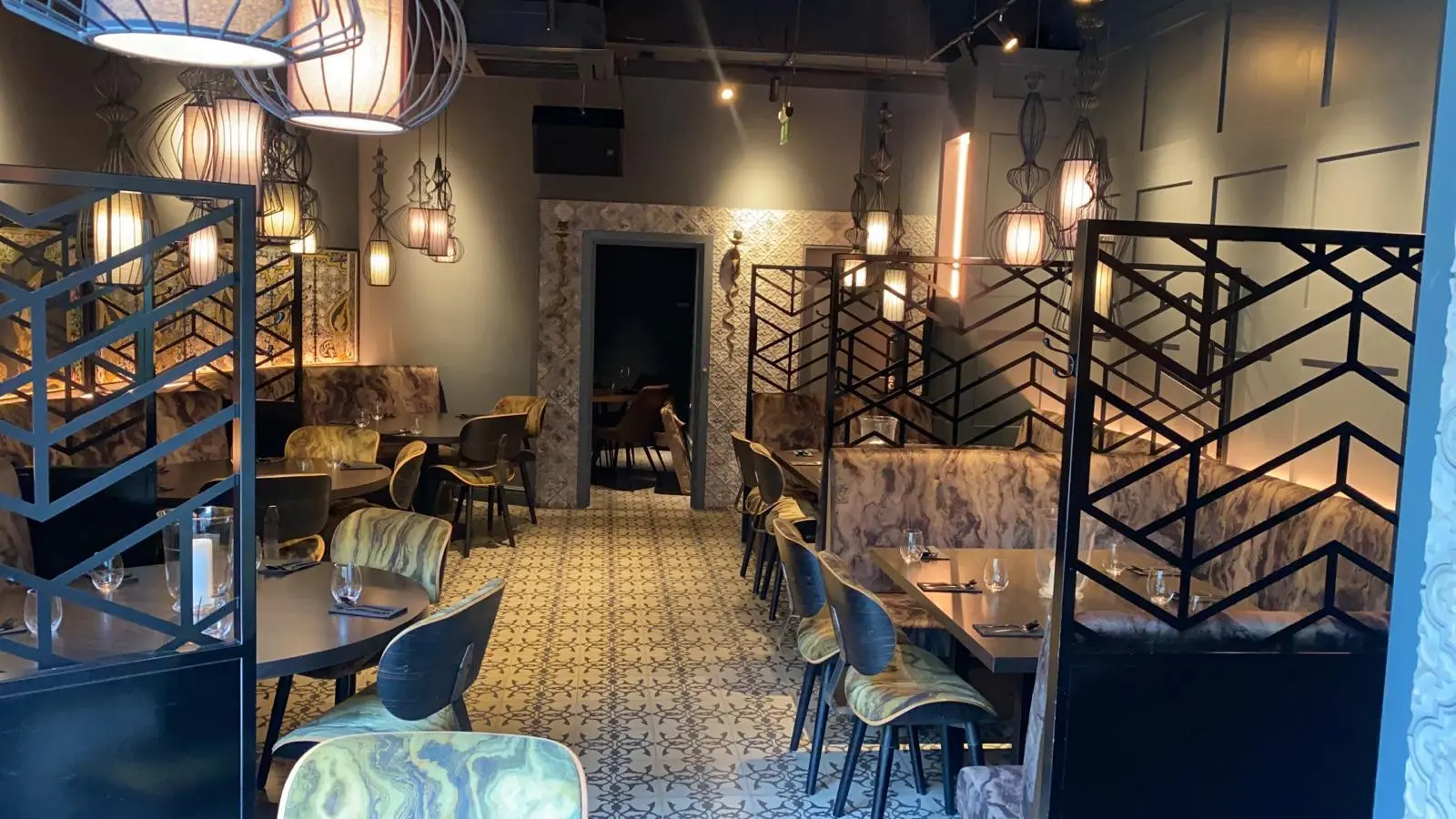 Yum Sa Restaurant, Full Restaurant photo #2