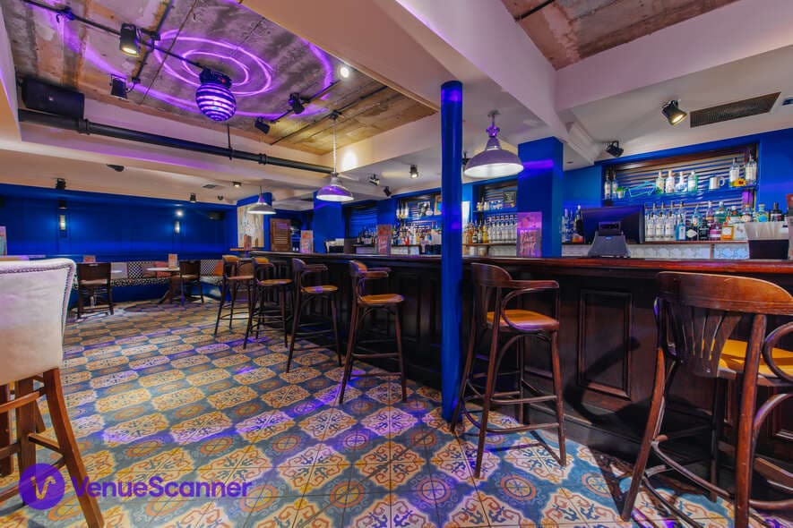 Stoli Lounge, Revolution Cambridge photo #2