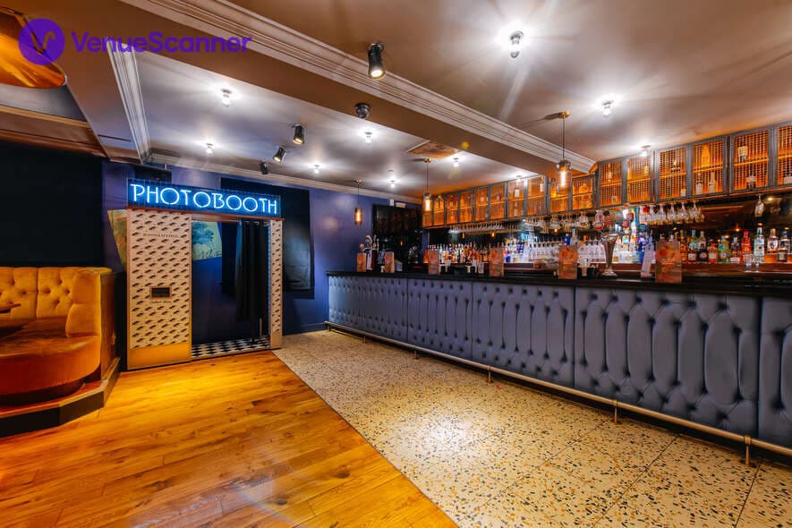 Clubroom, Revolution Cambridge photo #2